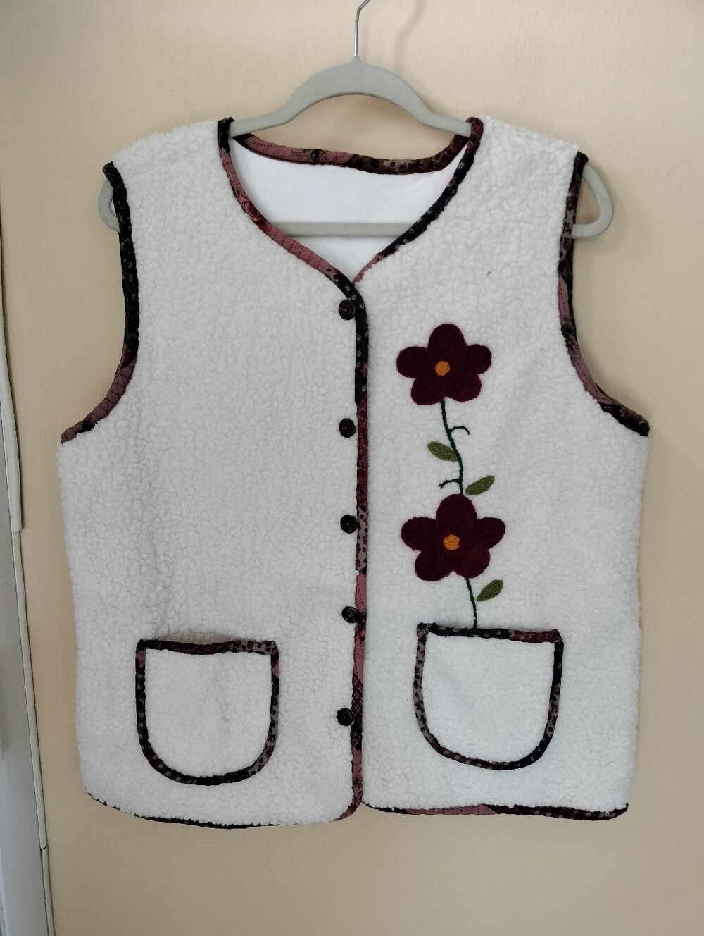 Grandma Sherpa Button Vest Cream Burgundy Flower Appliqué Embroidery XL Granny
